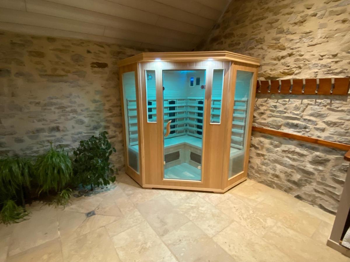 Les Caselles, Gite Et Maison D'Hotes Saint-Beauzely Экстерьер фото