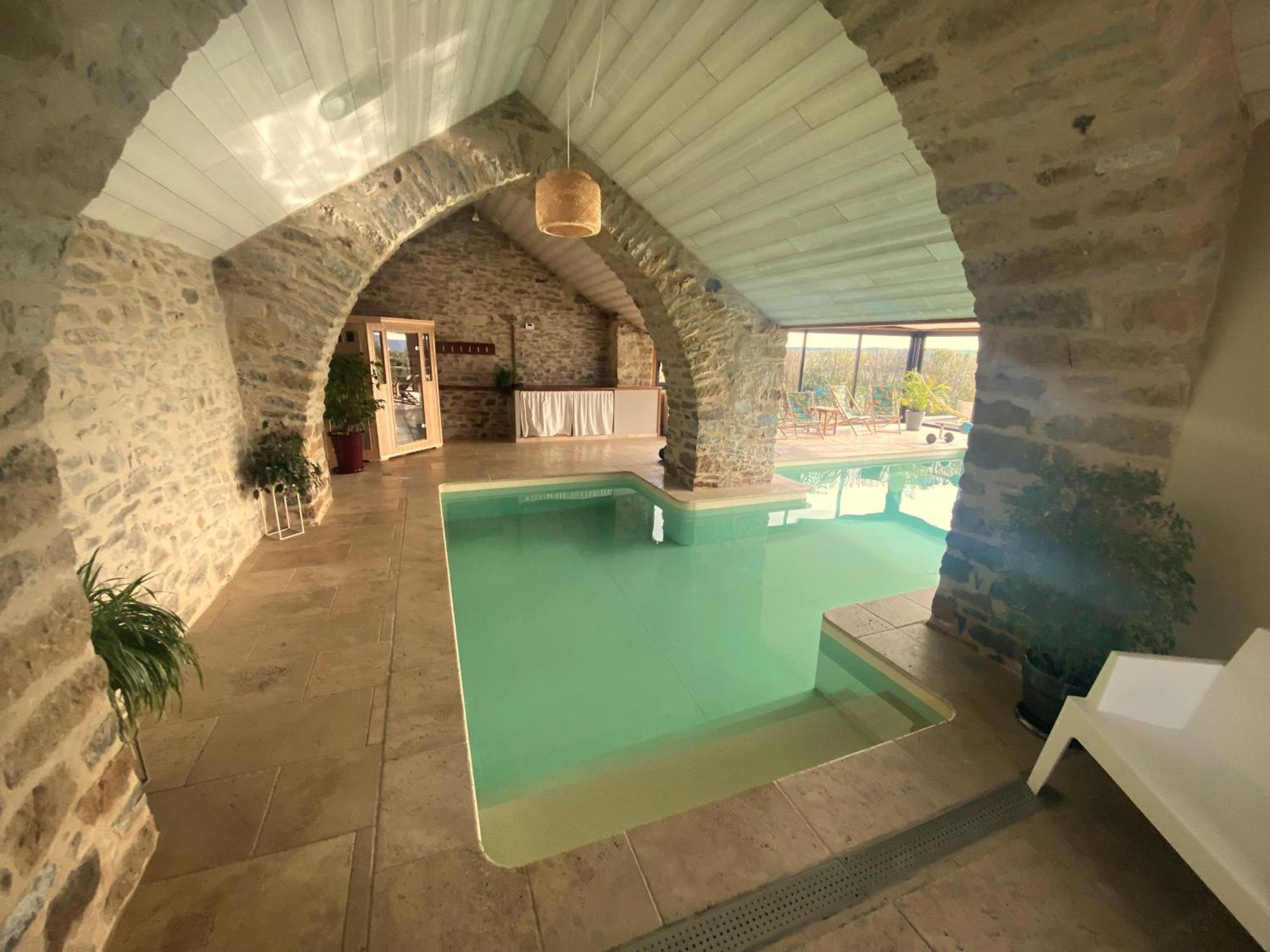 Les Caselles, Gite Et Maison D'Hotes Saint-Beauzely Экстерьер фото