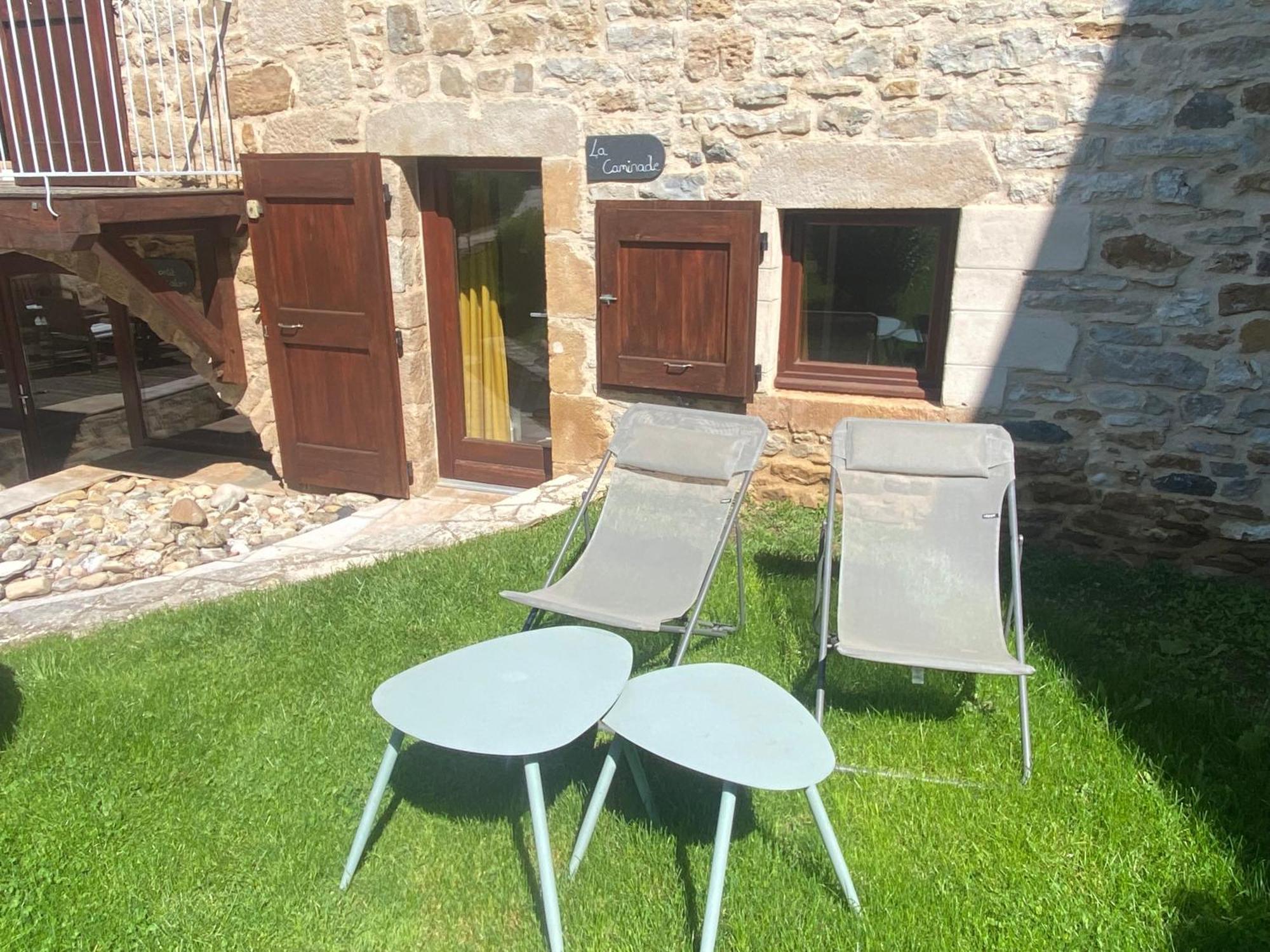 Les Caselles, Gite Et Maison D'Hotes Saint-Beauzely Экстерьер фото