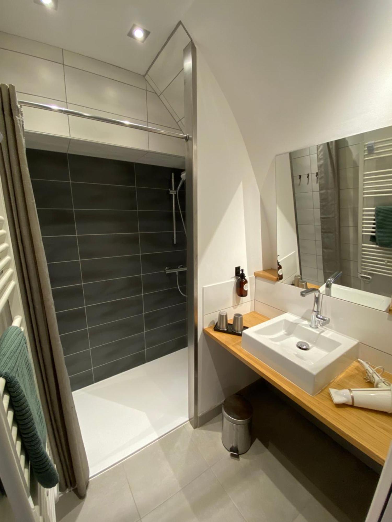 Les Caselles, Gite Et Maison D'Hotes Saint-Beauzely Экстерьер фото