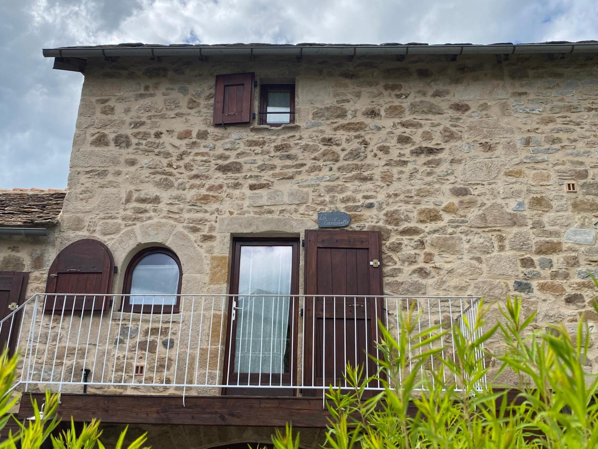 Les Caselles, Gite Et Maison D'Hotes Saint-Beauzely Экстерьер фото