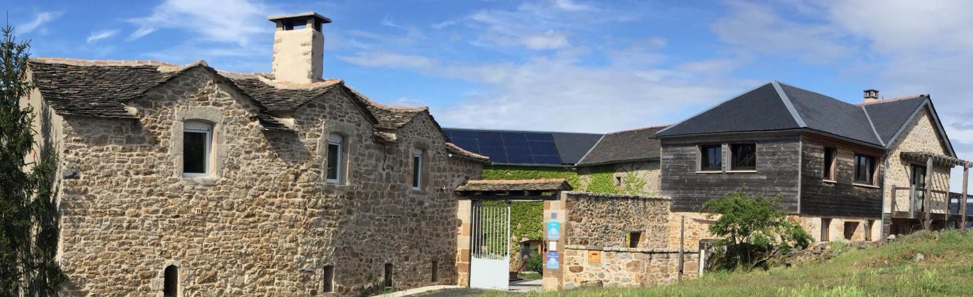 Les Caselles, Gite Et Maison D'Hotes Saint-Beauzely Экстерьер фото