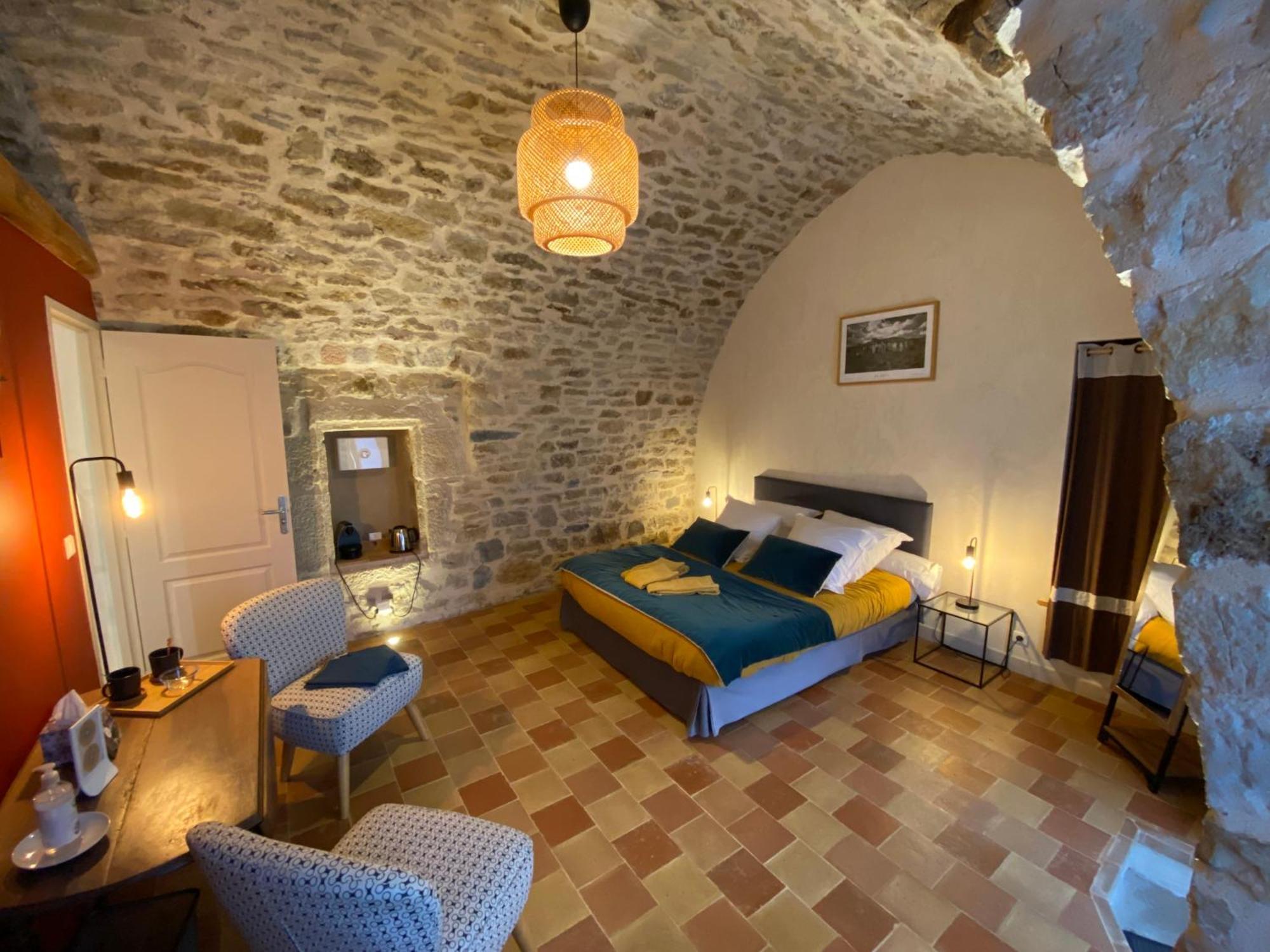 Les Caselles, Gite Et Maison D'Hotes Saint-Beauzely Экстерьер фото